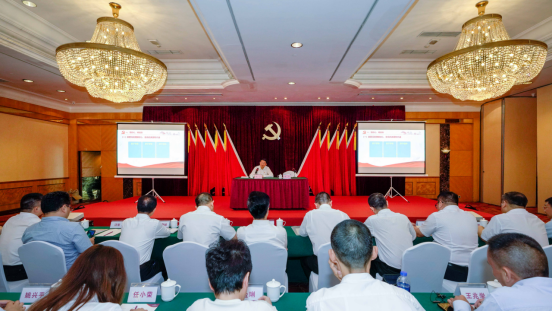 尊龙凯时集团任丁书记带头讲授“不忘初心、牢记使命”主题教育专题党课